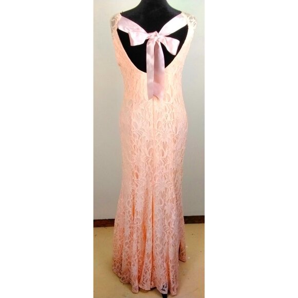 Morgan & Co. Womens Lace Sleeveless Gown/Dress Satin Ribbon Back Bow Size 11/12 - Picture 3 of 12
